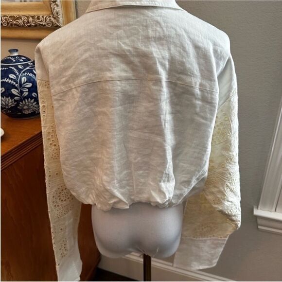 A.L.C. "Mason" front twist linen top featuring eyelet detailed sleeves-X1 - Picture 8 of 10